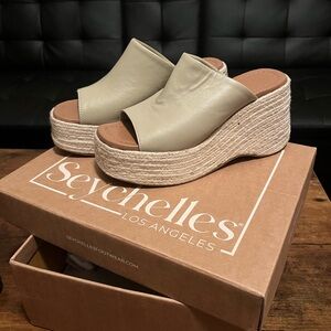SEYCHELLES WEDGE